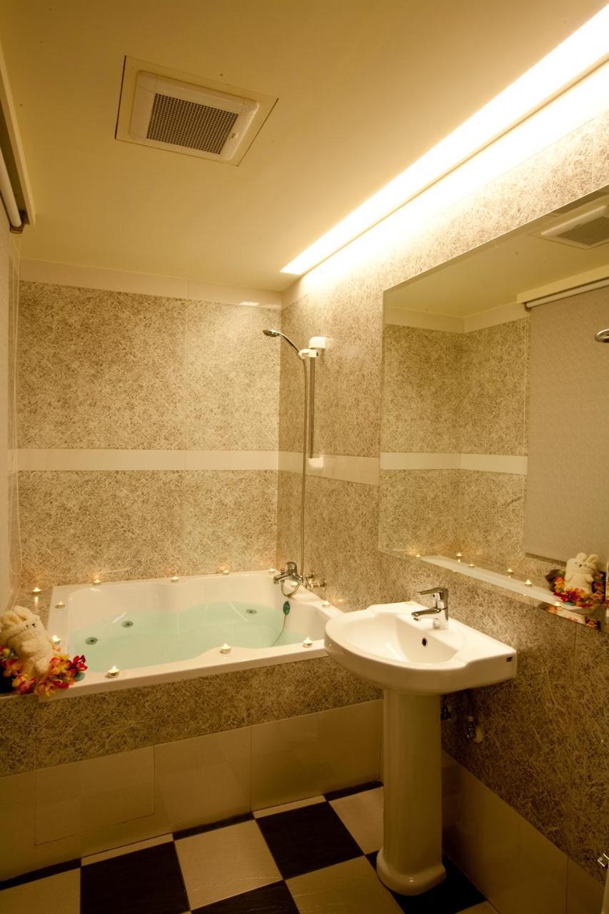 HolyOne Hotel Tajpej Buitenkant foto